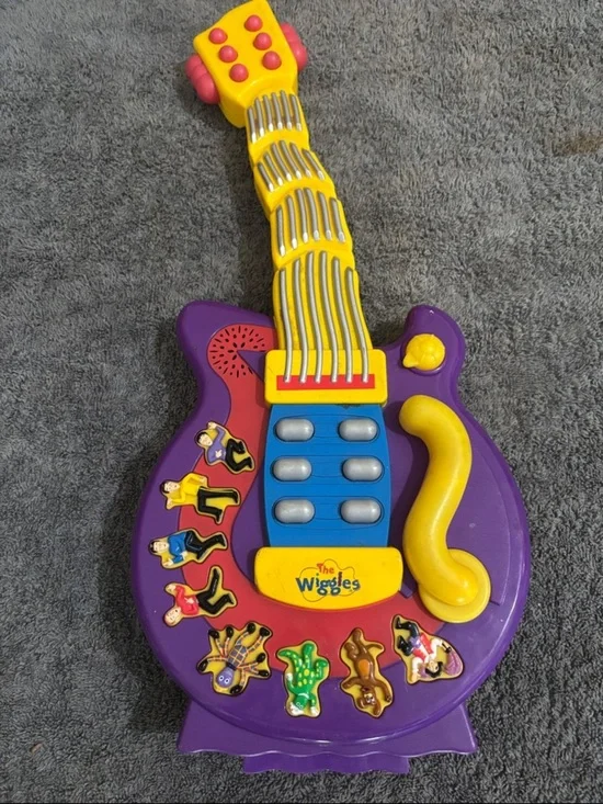 The Wiggles Wiggly Giggly Guitar Dancing Singing 18