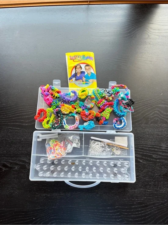 Bandaloom Rubber Band Bracelet Making Kit Craft Set Organizer & Instructions