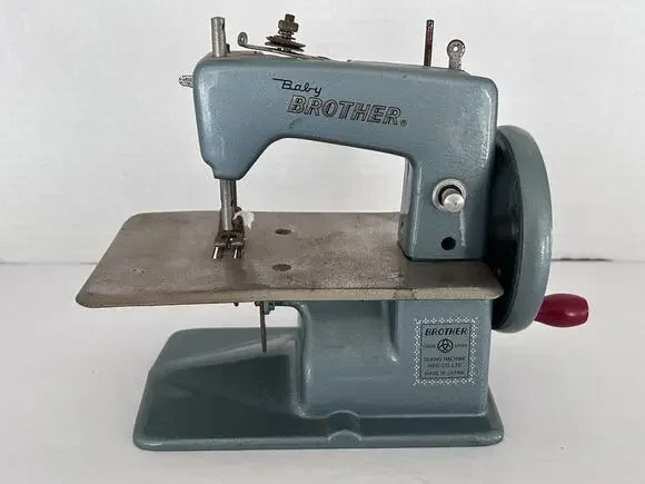 Vintage Japan Baby Brother Blue Miniature Toy Sewing Machine Company 40's Untest