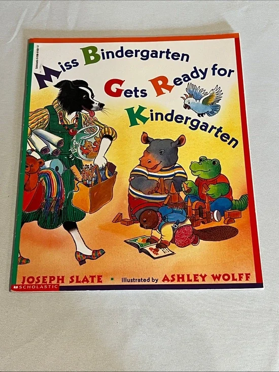 Scholastic Miss Bindergarten Gets Ready for Kindergarten - Red/Green/Yellow
