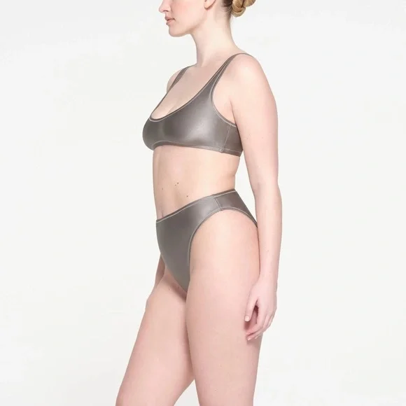 SKIMS Shine Swim Mid Waist Bottom in Smoke Metallic Silver Size XL NWT