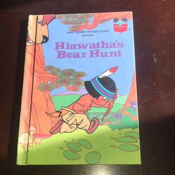 Walt Disney Hiawatha’s Bear Hunt Hardcover Wonderful World of Reading Series