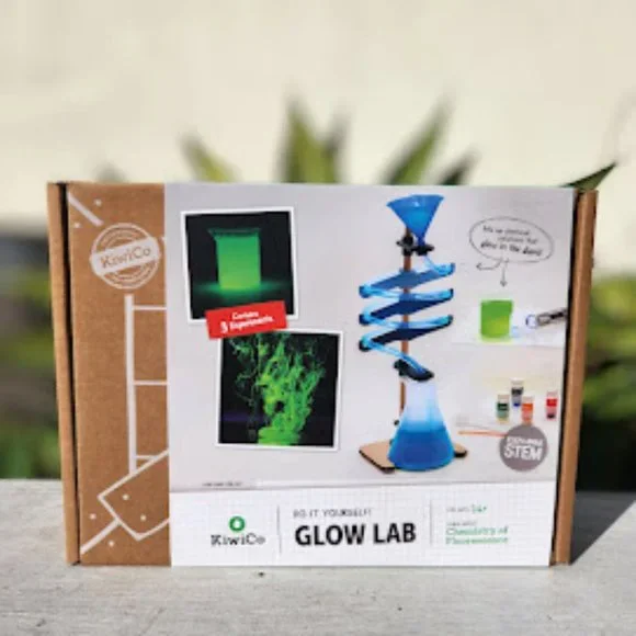 NEW Glow Lab KiwiCo. Kiwi Co. Crate Science Experiment Craft Kit UV Light EASTER