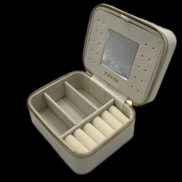PAVOI Jewelry Case Women Cream Travel Square Zip Faux Leather Organizer