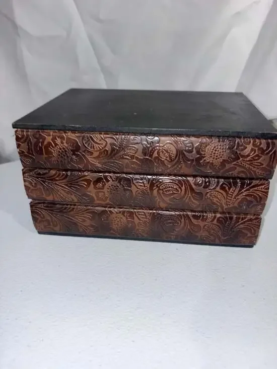 Chinese Pure Hand Carved Red Sandalwood Carved Dragon Pattern Treasure Box Ornam