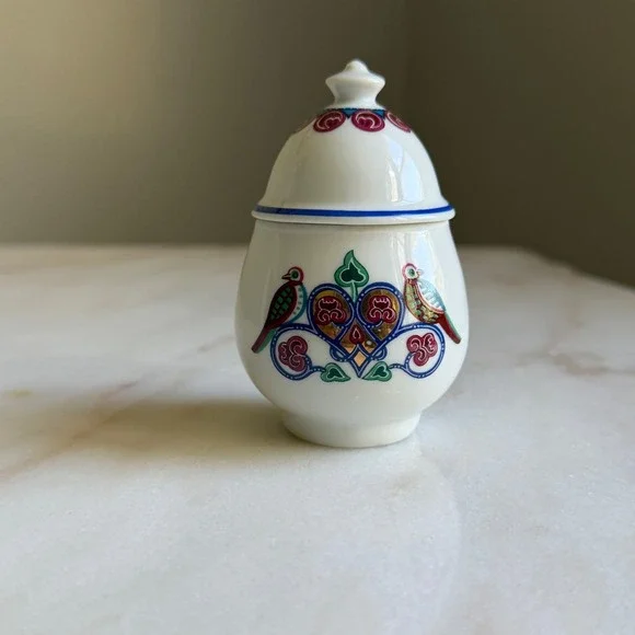 Elizabeth Arden Byzantium Porcelain Trinket Jar‎ Made in Japan Bird Floral Motif
