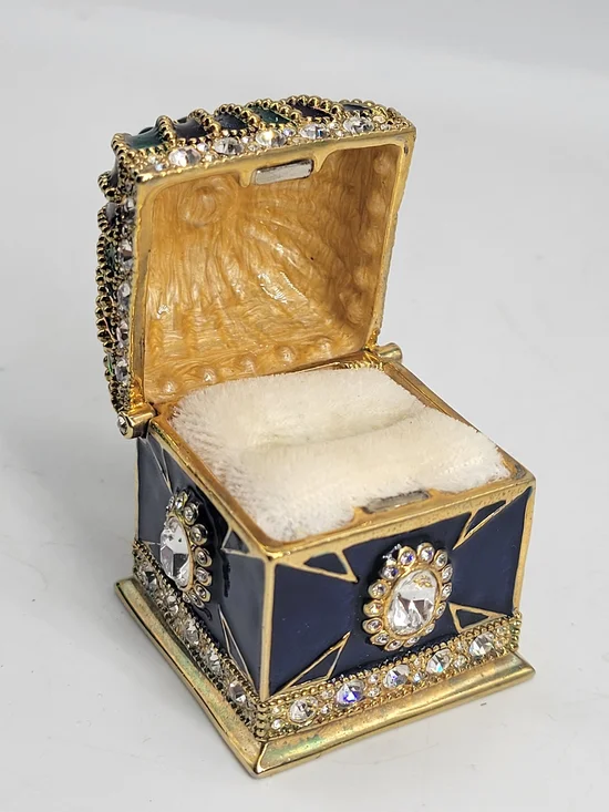 Miniature Enameled Trinket Box Coronation Carriage