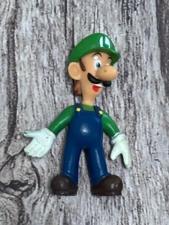 Nintendo Super Mario Brothers Luigi PVC Toy Figure Cake Topper 2.5