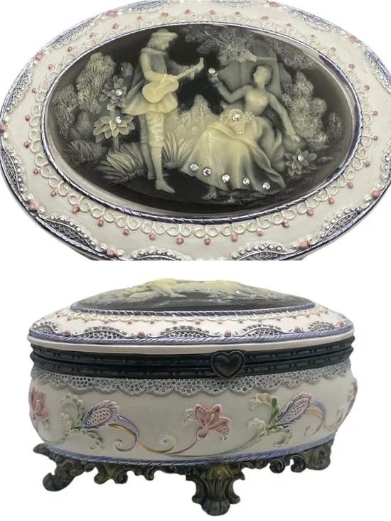 Vintage-Inspired Oval Trinket Music Jewelry Box with Cameo Scene - Cream & Black