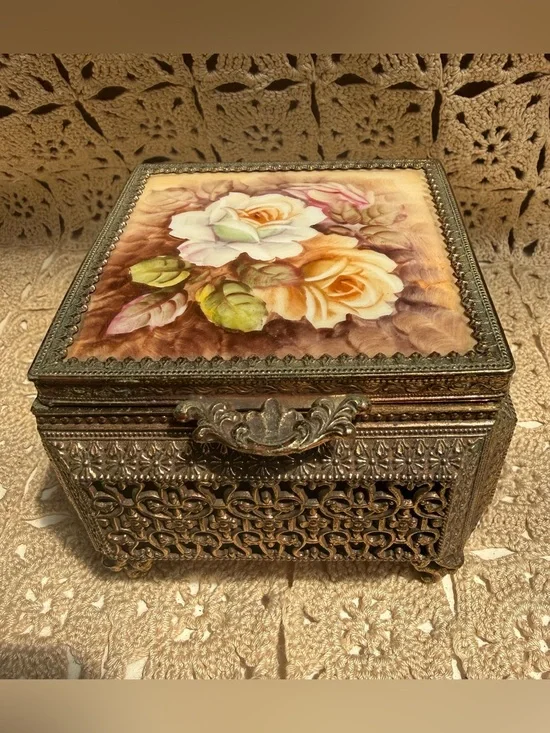 VTG Matson Style Gold Filigree Jewelry Box Casket Porcelain Rose Velvet Lined 4