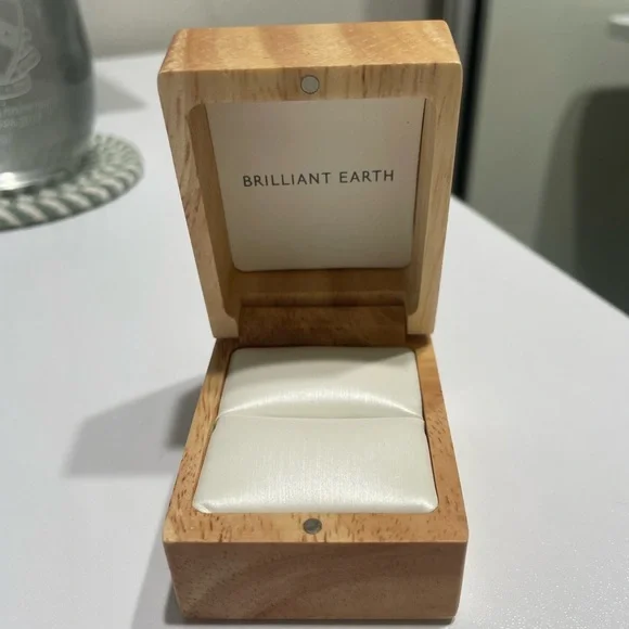 Brand New Brilliant Earth Wooden Ring Box in Natural Wood and Cream