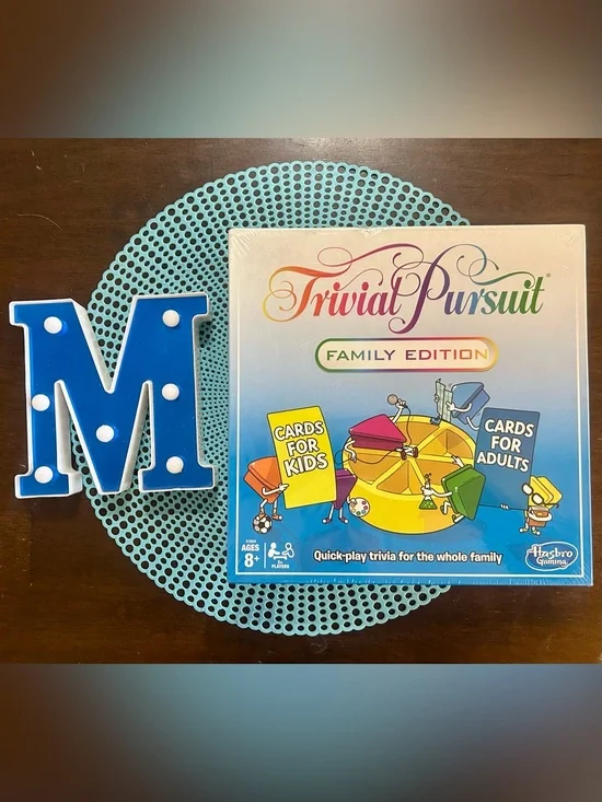 Trivial Pursuit Family Edition Game Board Hasbro Sealed Complete