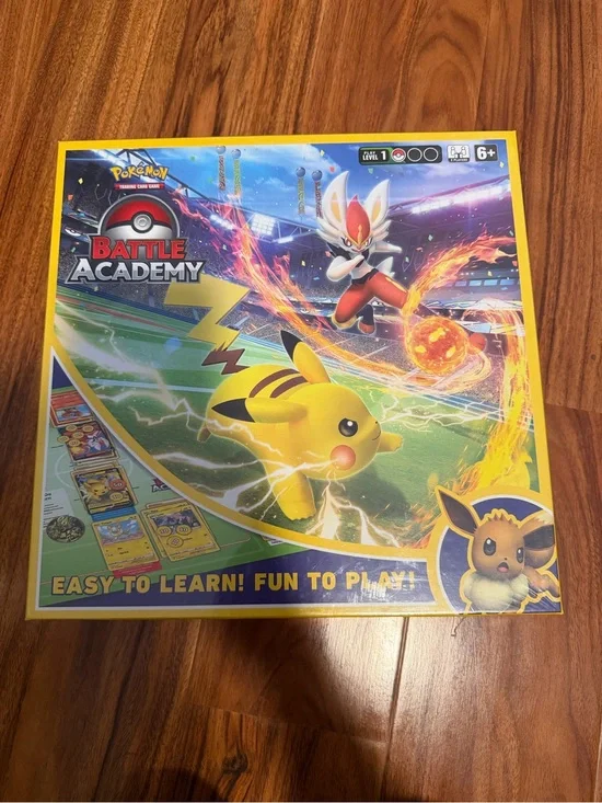 Pokémon Battle Academy Board Game - Pikachu & Cinderace