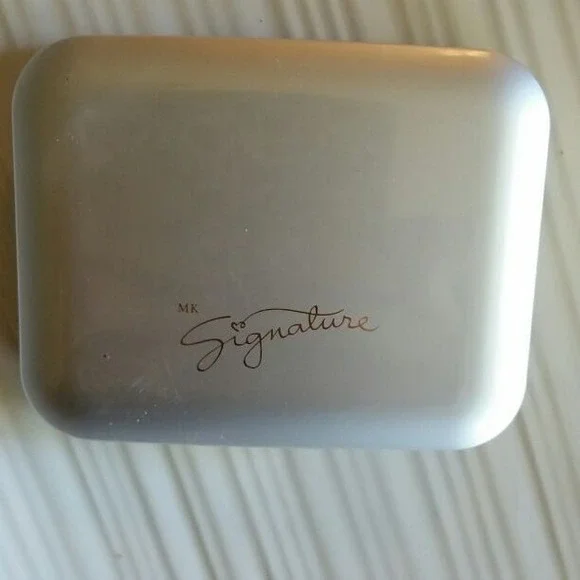Mary Kay signature compact