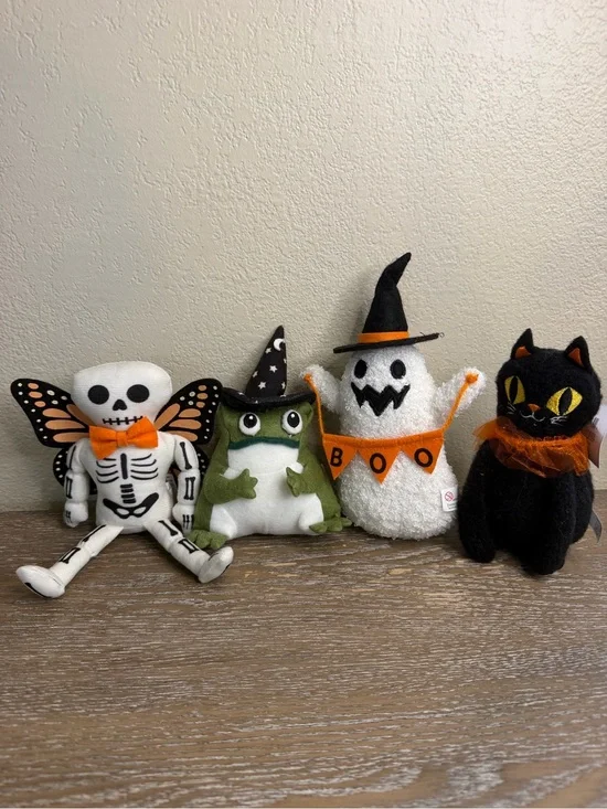 Target Bullseye Halloween Plush Full Set