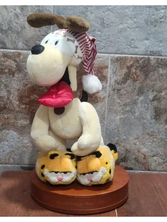 Danbury Mint Bedtime For Odie Large Plush Stand Up Base Signed Jim Davis Garfiel