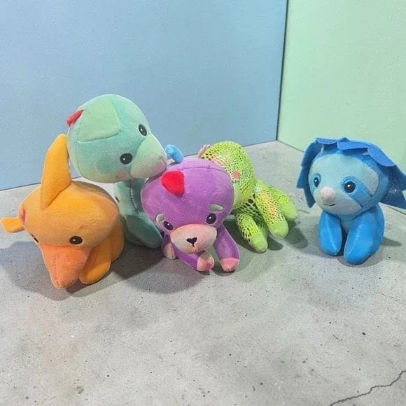 Pomkinz Pet Pals 5-Piece Plush Toy Set with Iridescent Blue‎ Carrying Case Bag