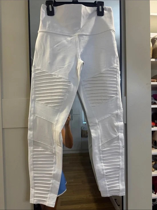 ALO Yoga White Ribbed Moto-Detail Leggings