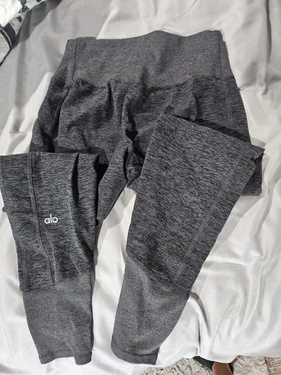 Alo High-Waist Ribbed Ankle Leggings - Dark Gray