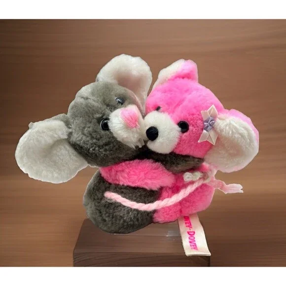 1977 Vintage Russ Berrie Co Lovey-Dovey Mice Pair Of Plush Stuffed Animals 6.5