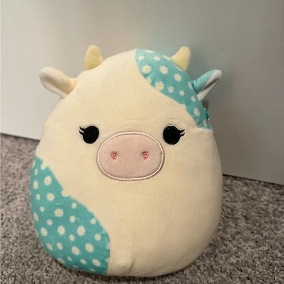 Cow squishmellow