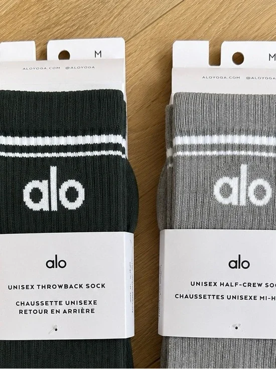 ALO Yoga Unisex Crew Sock Bundle Charcoal Green & Heather Grey NWT Size M
