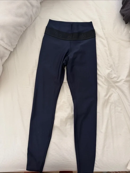 ALO Yoga Kids High-Rise Leggings in Navy with Black Waistband