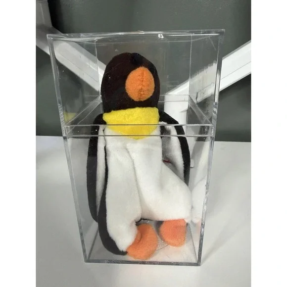 TY WADDLE the PENGUIN BEANIE BABY - MINT with MINT TAG B-1
