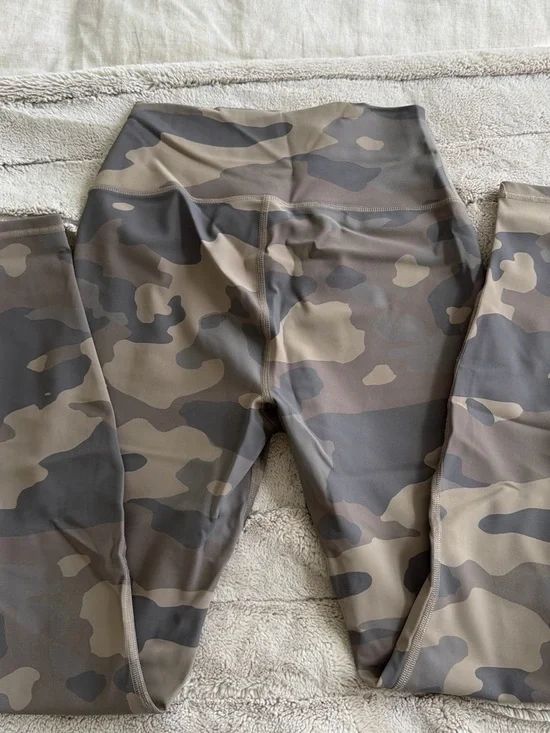 Alo Yoga Camo High-Waist Leggings