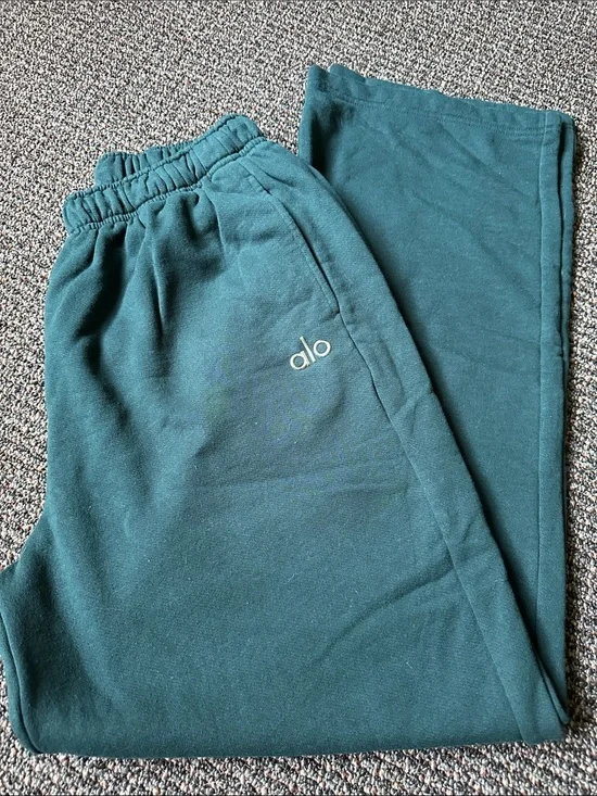 Alo accolade straight leg sweatpant
