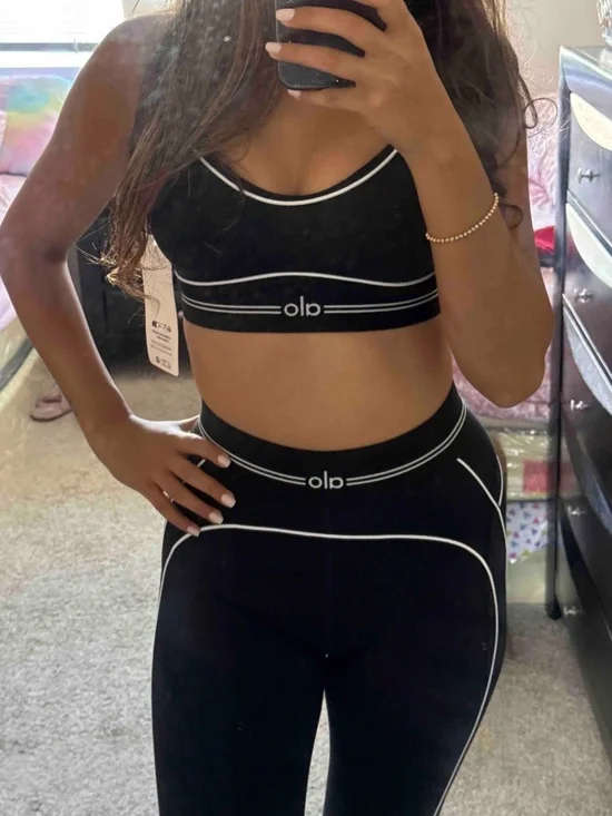 Alo Yoga Heart Throb 2-Piece Activewear Set –High-Waisted Leggings & Sports Bra