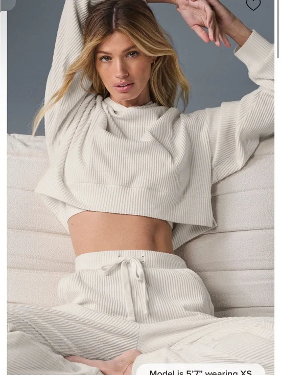 ALO Yoga Muse Hoodie - ivory