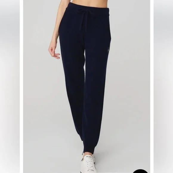 ALO Yoga Black  Textured Fabric