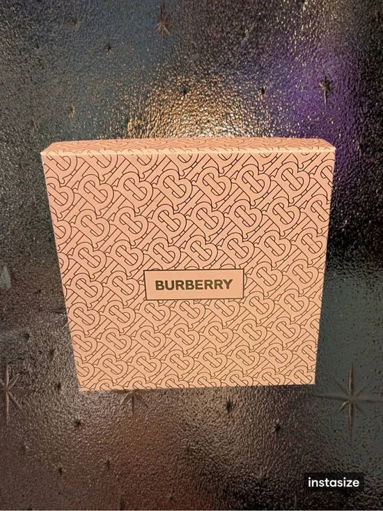 Burberry Monogram Gift Box with Logo Gold Perfect Condition