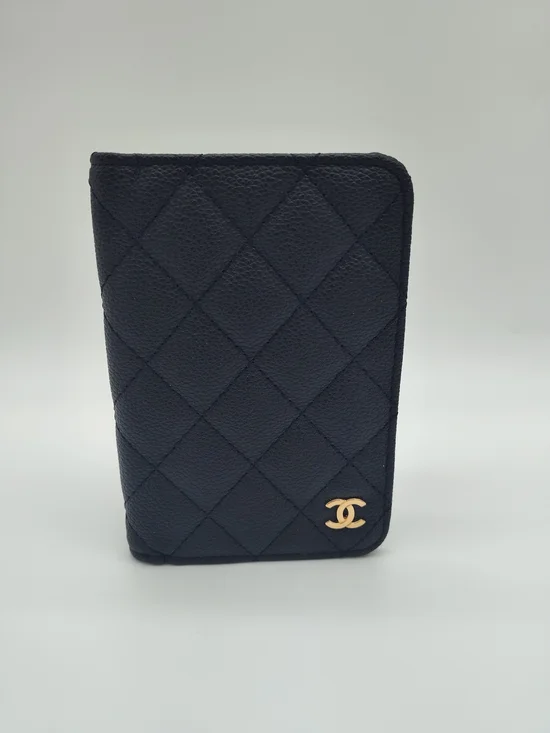 CHANEL Makeup Promotional Passport Holder Black Quilted Travel Wallet Italy NWT