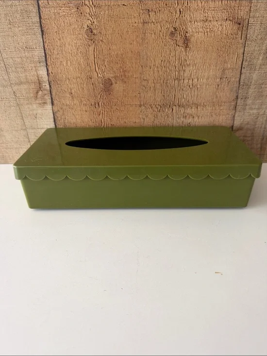 VTG Ransburg Avocado Green Decorative Tissue Box Holder Scalloped Edges