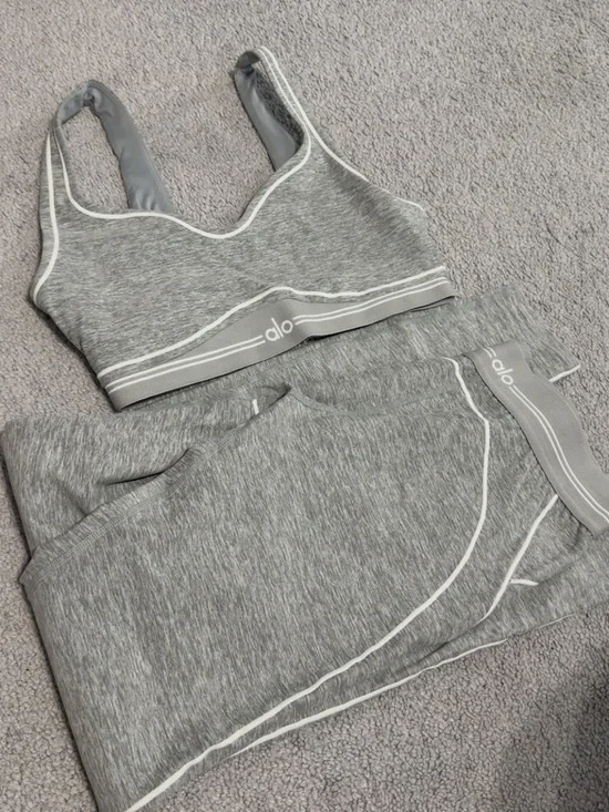 ALO Yoga Gray Seamless Sports Bra & Leggings Set