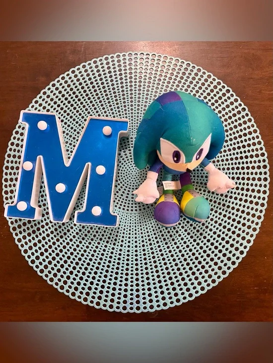 SONIC THE HEDGEHOG Knuckles Gradient Toy Plush 2022 SEGA 8” Multicolor