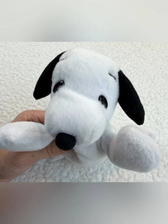 PEANUTS • White/Black Snoopy Beanie Plush Toy, OS
