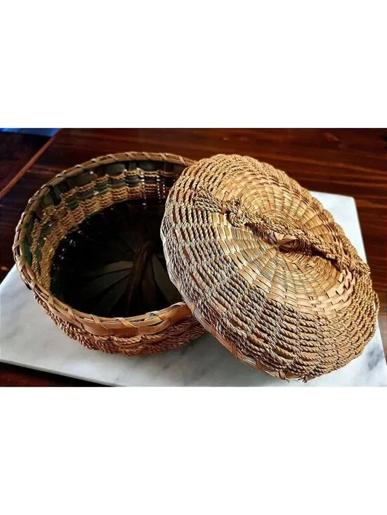 Vintage 1940's Native American Braided Sweet Grass Storage/Sewing Basket 9