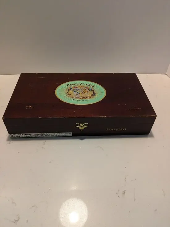 Vintage Wood Ramon Allones Maestro Cigar Box Excellent Clear Graphics.