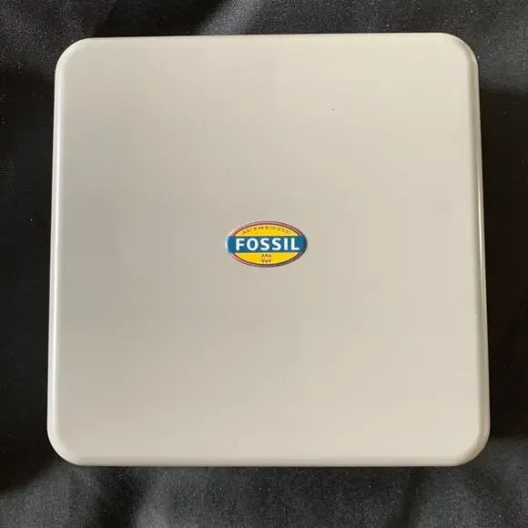 Fossil Collectable empty‎ Tin
