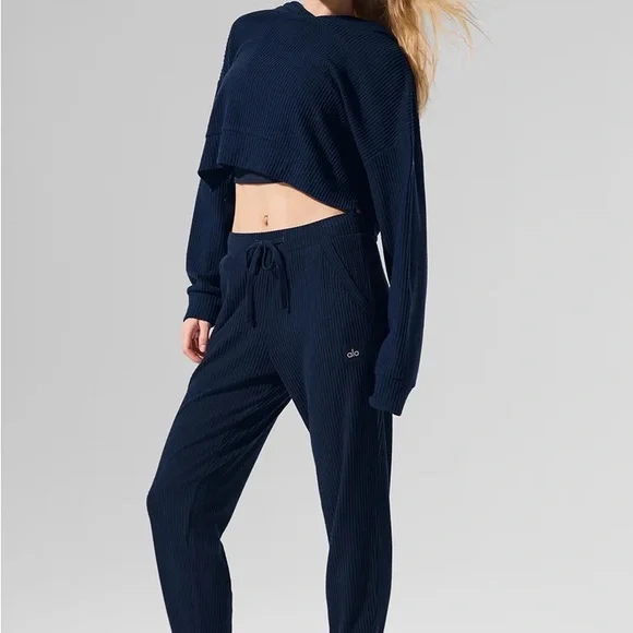 ALO Yoga Ribbed Navy Muse Set