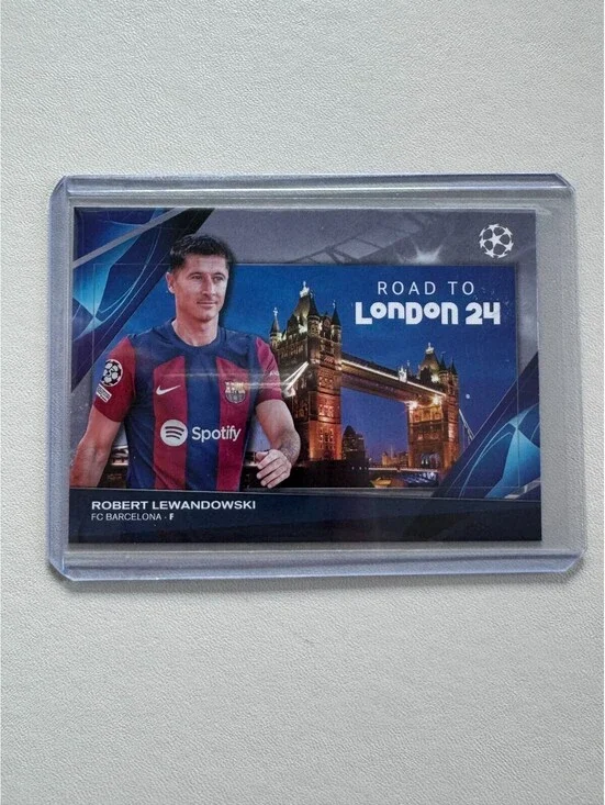 ROBERT LEWANDOWSKI 2023-24 Topps UEFA Club Competitions Road to London #RF-7 NM+
