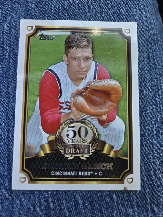Topps Red and White Cincinnati Reds Baseball Card with Gold Accents