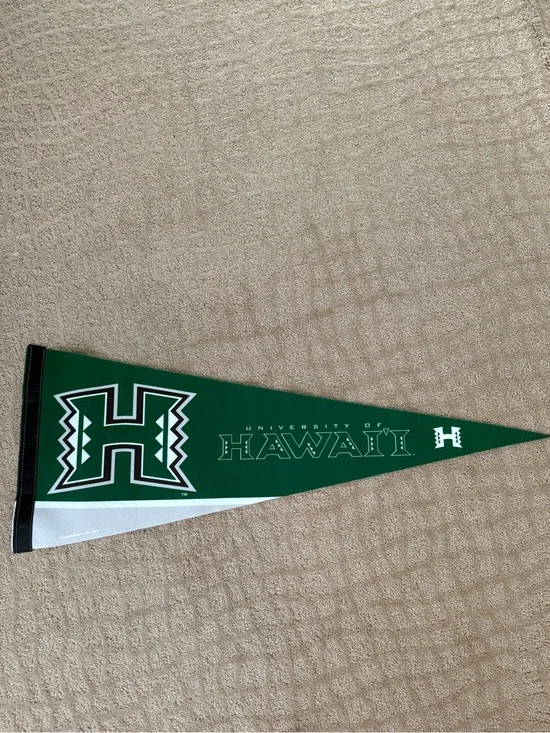 University of Hawaiʻi Green Felt Pennant