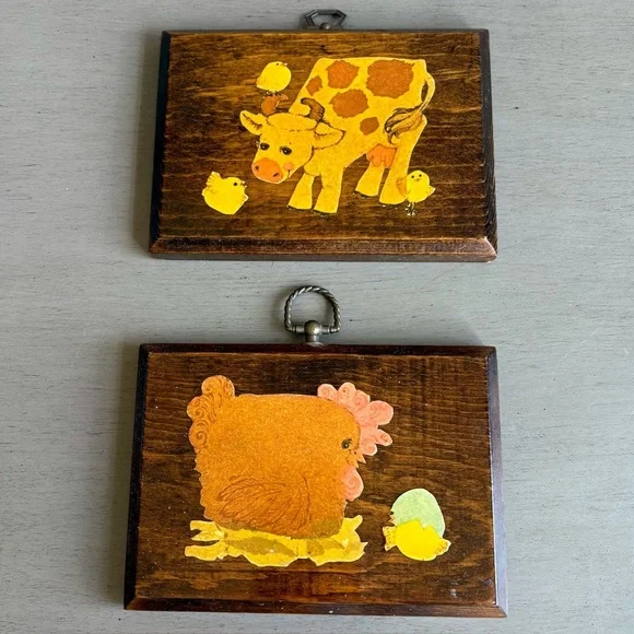 VTG 70s Farm Animal Wood Wall Hanging Sign Plaques Decor - Cow & Hen Chicks