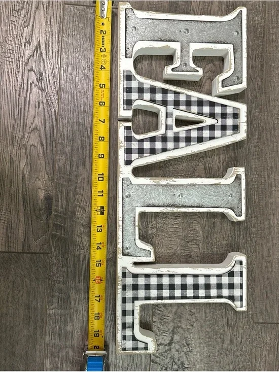 Farmhouse 'FALL' Wall Decor Sign in Black & White Plaid