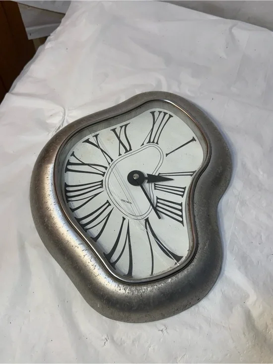 Kirch Verichron wall clock inspired by Salvador Dalí's 