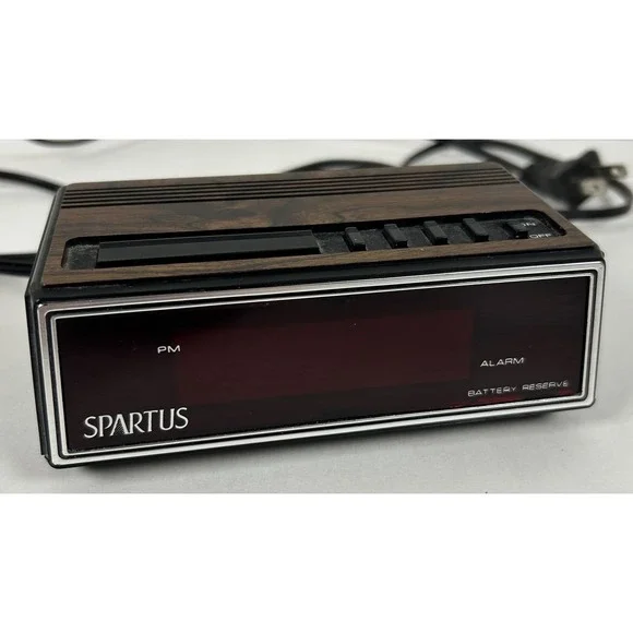 VTG Wood Grain Red LED Display 80s Retro Plug In Alarm Clock TESTED & WORKING